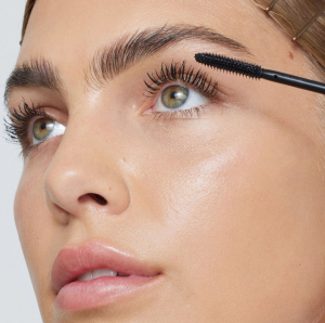 Gosh -   LASH EXTENSION Length & Volume Mascara / Спирала за обем и удължаване с огледало