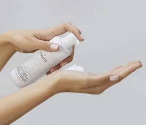 Gerard’s - RE-White / Почистваща пяна микропилинг за нежно ексфолиране. 160 ml