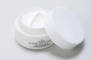 Gerard’s - RE-White / Изсветляващ крем против пигментация SPF 50. 50 ml